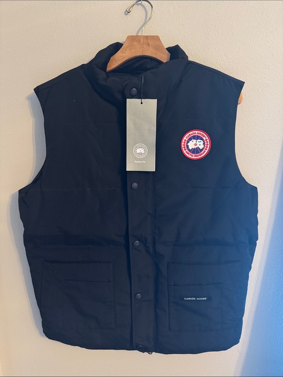 Canada Goose Other - Canada Goose Black Men's Quilted Vest with Logo Patch